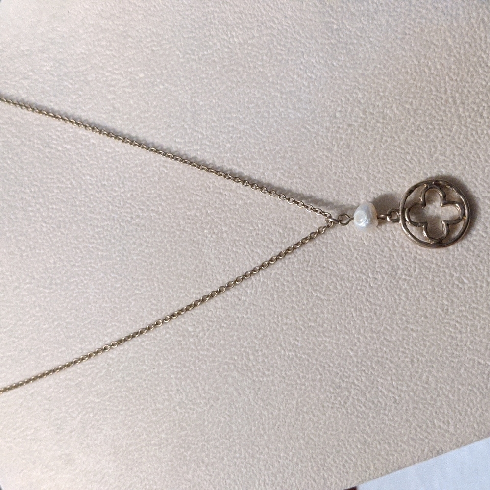 Crave ~ Silver Necklace w/Faux Pearl & Floral Charm Design ~ Stamped